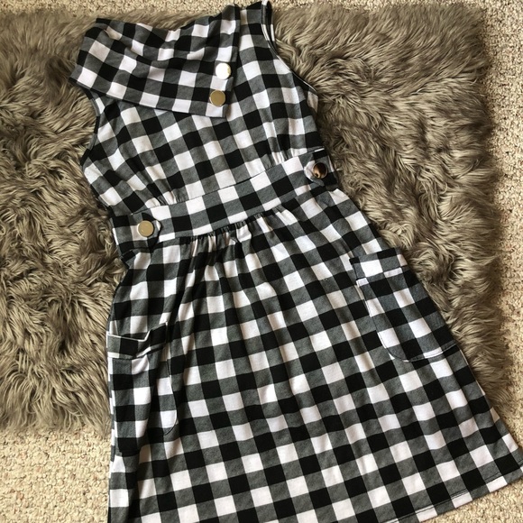 Wet Seal Dresses & Skirts - Wet Seal Gingham Faux Bandanna Neck Dress